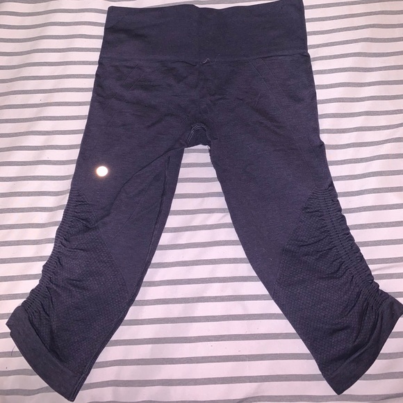 Lululemon Blue Cropped Leggings - Picture 2 of 3